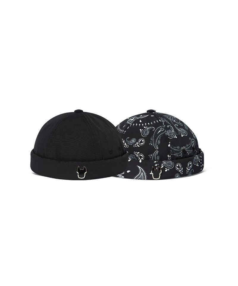 Shine Wappen Watch Black Cap – soft knit beanie with branded patch for women and men