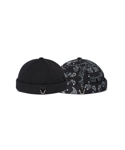 Shine Wappen Watch Black Cap – soft knit beanie with branded patch for women and men